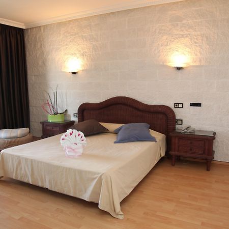 4R Gran Europe Hotel Coma-ruga Bagian luar foto
