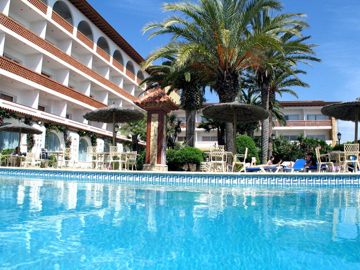 4R Gran Europe Hotel Coma-ruga Bagian luar foto