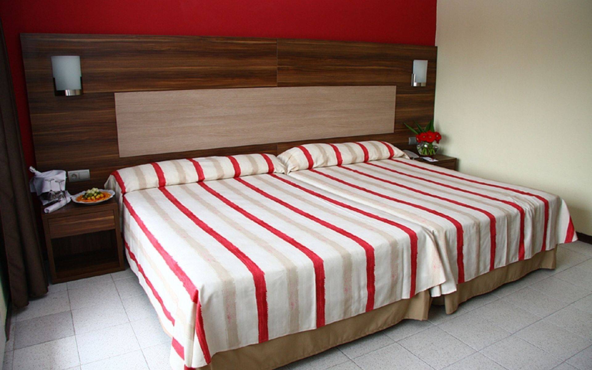 4R Gran Europe Hotel Coma-ruga Bagian luar foto