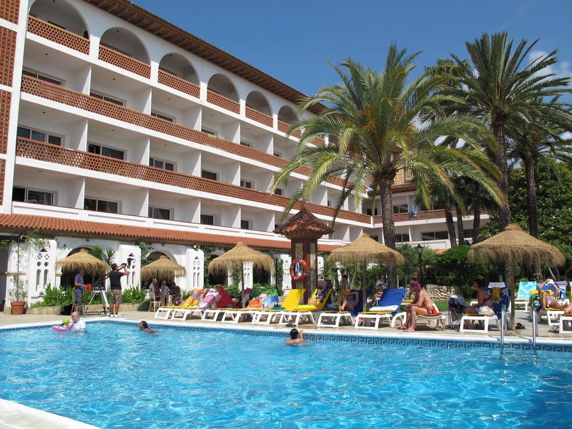 4R Gran Europe Hotel Coma-ruga Bagian luar foto