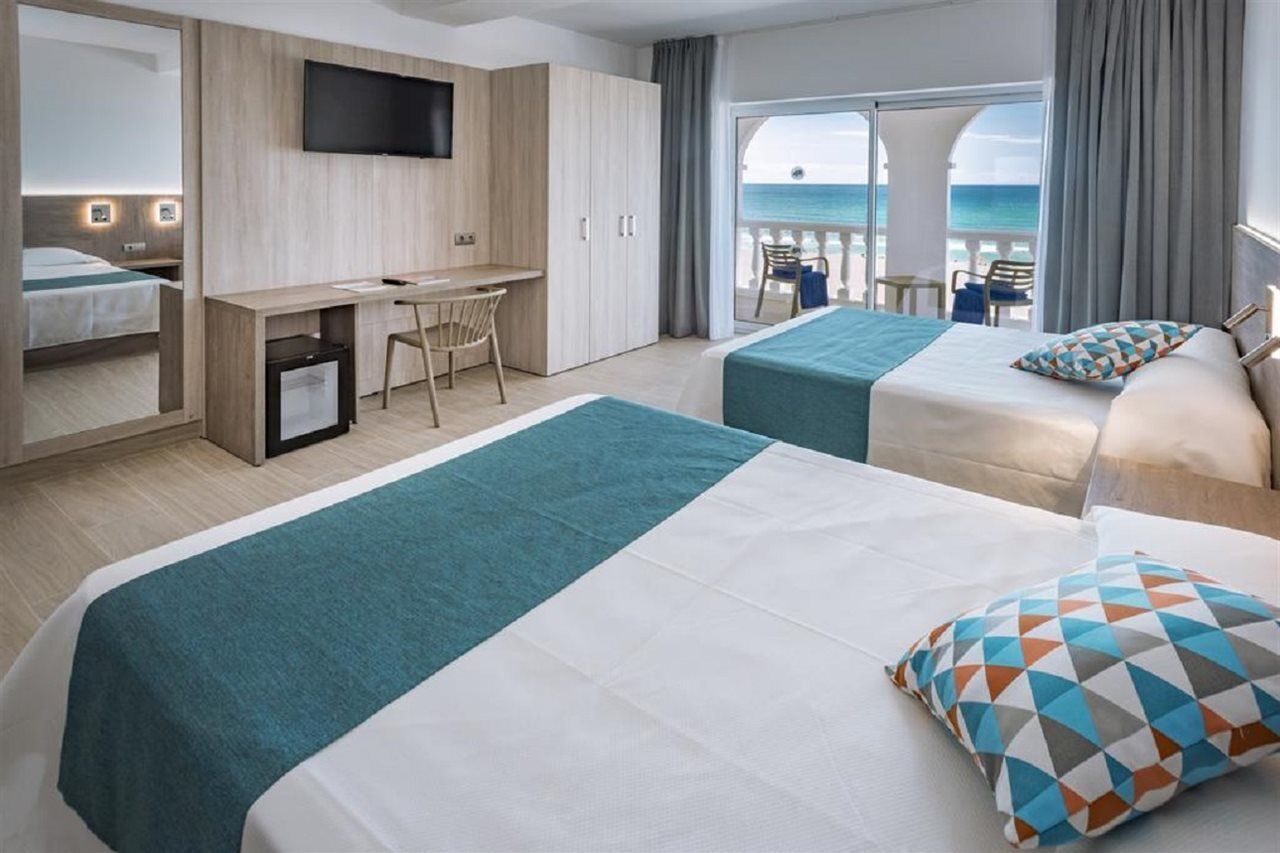 4R Gran Europe Hotel Coma-ruga Bagian luar foto